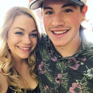 Meet your Posher, Mackenzie